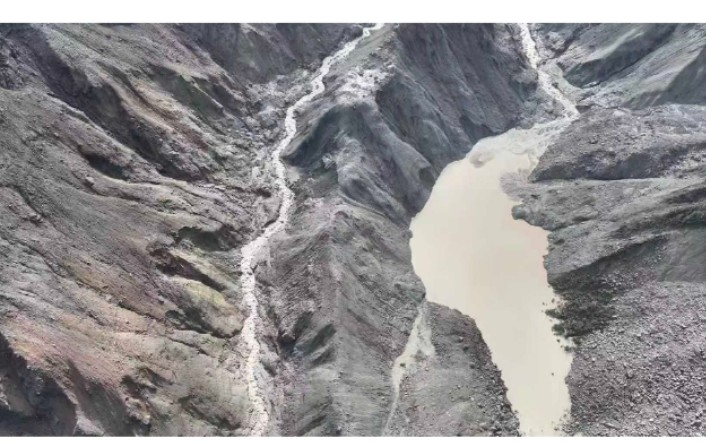 भोटेकोशी बाढी: मृतकको संख्या ७३४ पुग्यो, २,६९९ जनाको उद्धार, ८४ सुरक्षाकर्मी अझै सम्पर्कविहीन