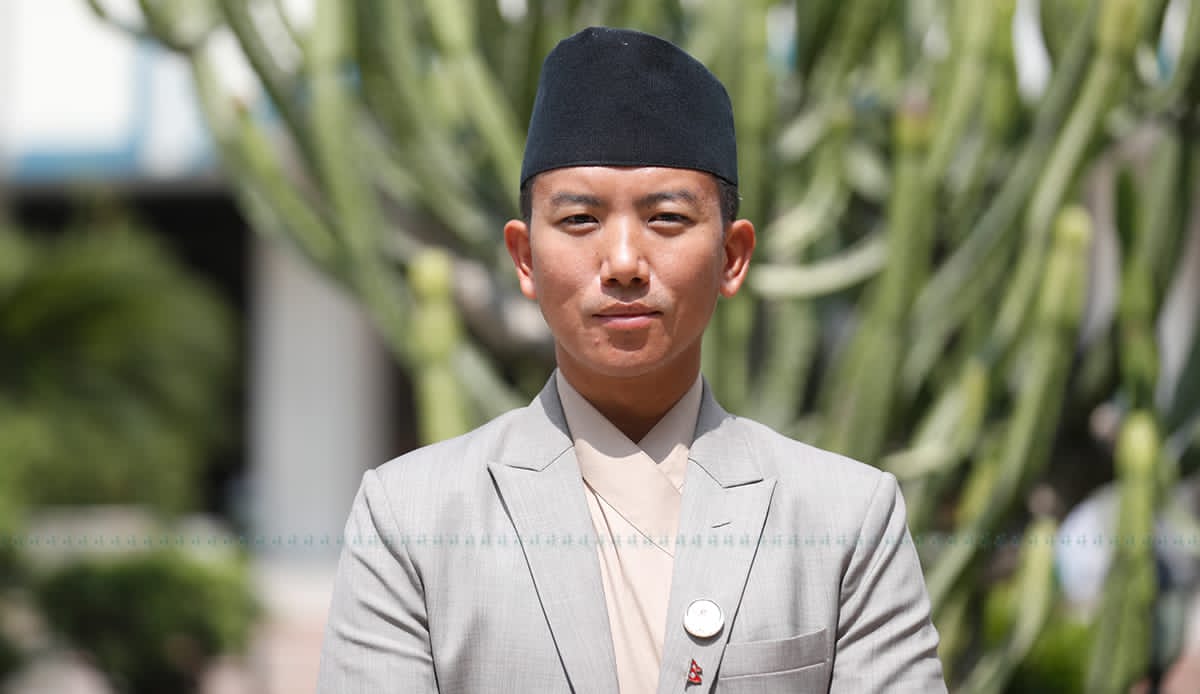 एमाले संसदीय दलमा सुहाङ एक्लै, बादल निर्विरोध चयन — युवापुस्तामा निराशा