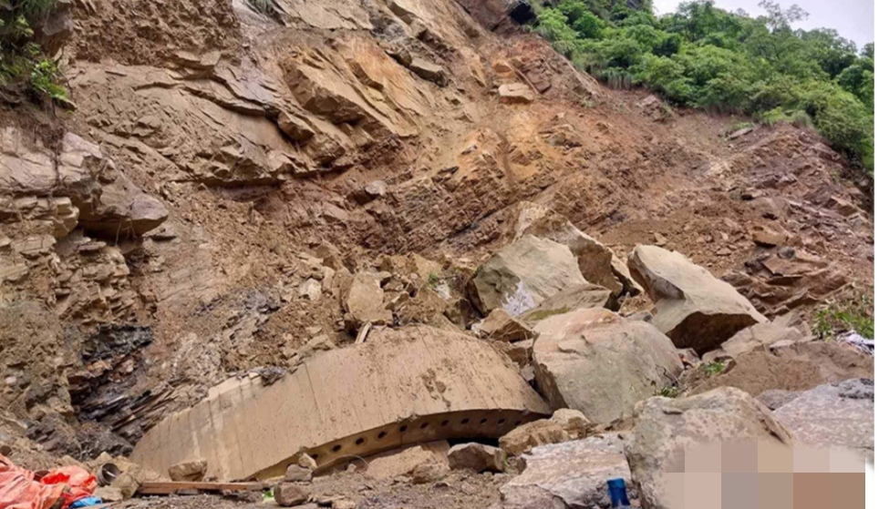 पहिरोले बुटवल-पाल्पा सडक अवरुद्ध