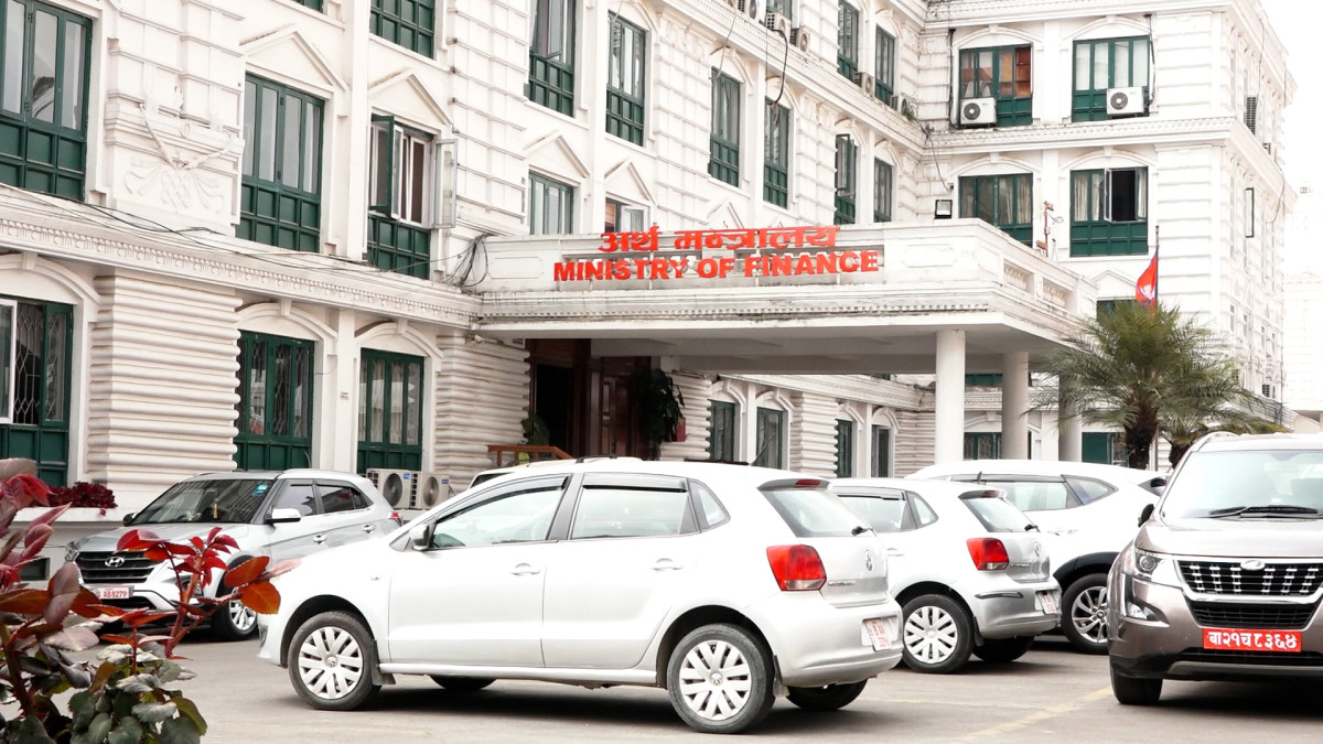 किन गरियो १५/१५ दिनमा तलबको व्यवस्था, कसलाई के फाइदा हुन्छ?