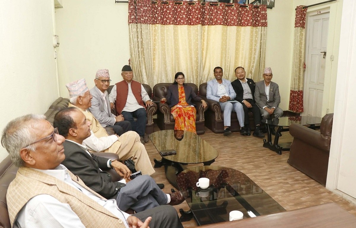 संसदीय समिति सभापति चयनमा विपक्षी मोर्चाः कांग्रेस, एमाले र नेकपाको संयुक्त बैठक सुरु
