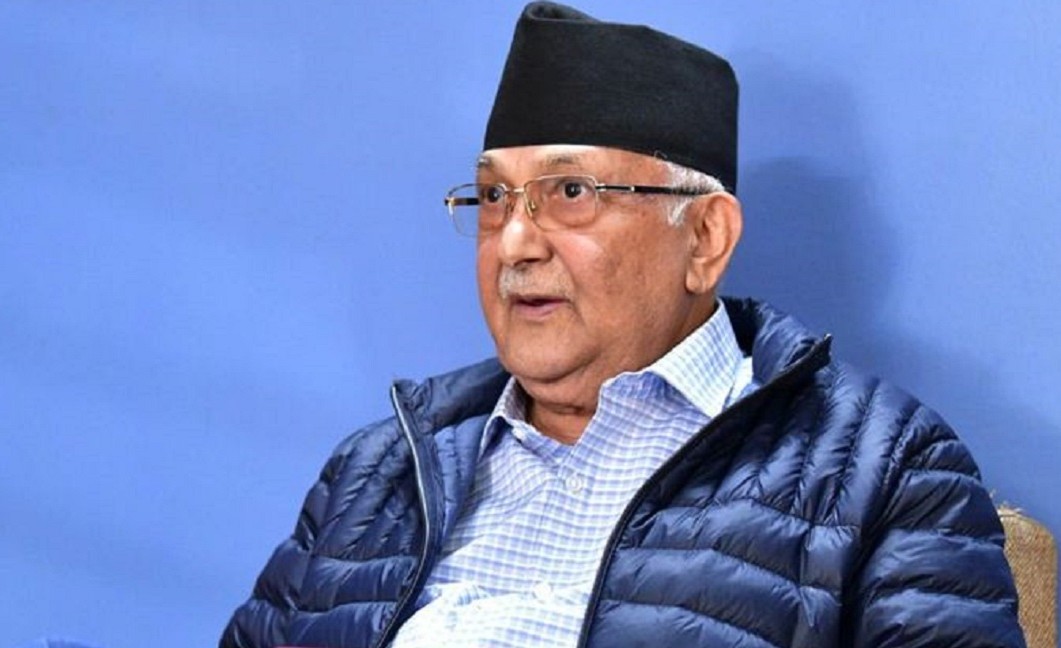 टिचिङ अस्पतालमा ओलीको शल्यक्रियाः पित्तथैलीबाट २२ एमएमको पत्थरी निकालिँदै