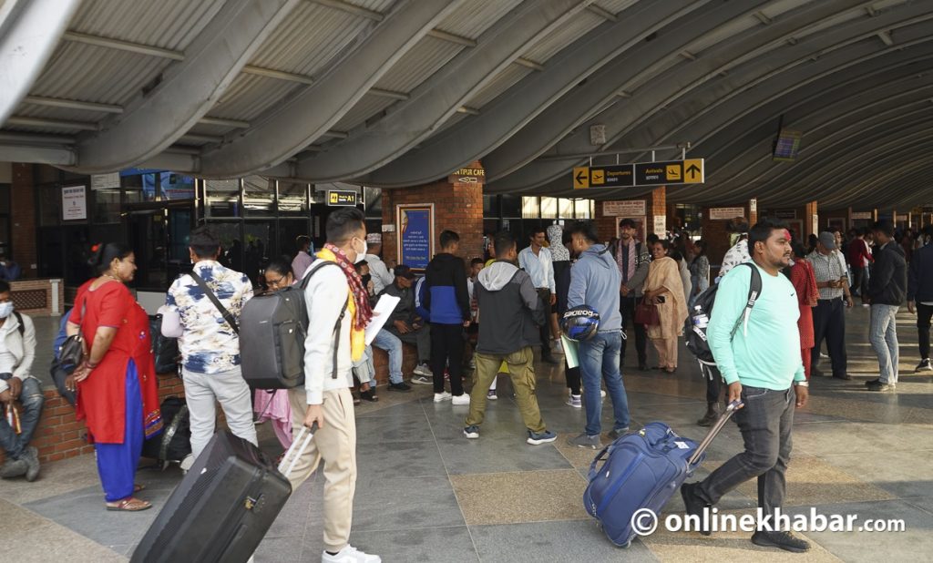 वैदेशिक रोजगार विभाग र अध्यागमनबीच समन्वय नहुँदा श्रमिक मारमा