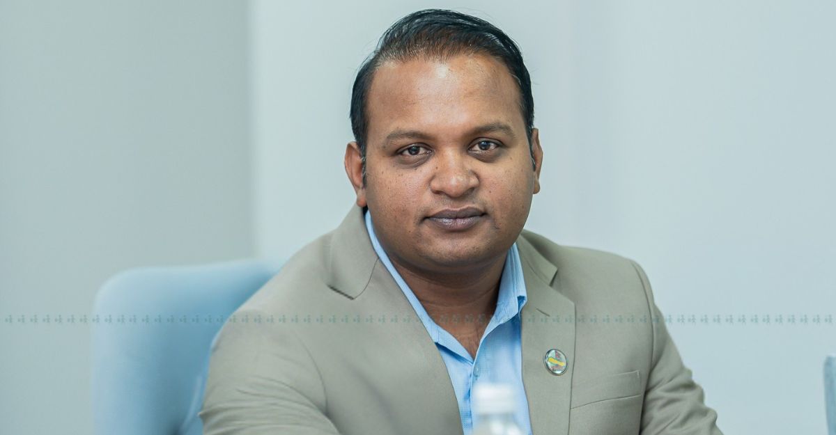 श्रम मन्त्रीबाट दीपककुमार साहलाई आजै हटाउने तयारीमा प्रधानमन्त्री