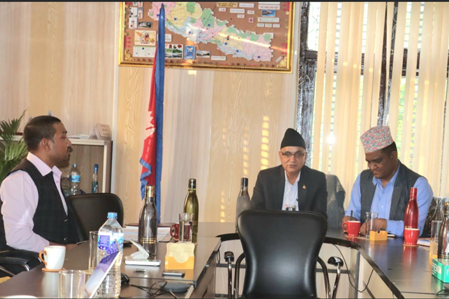 निर्माणाधीन रङ्गशालाको काम छिटो टुङ्ग्याउन मुख्यमन्त्री कँडेलको निर्देशन